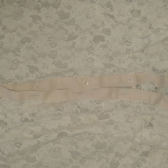 Floral button up top - Picture 3 of 5